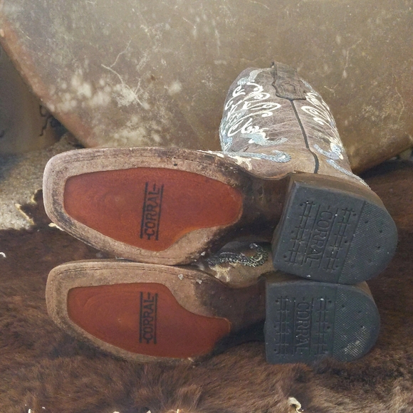 CORRAL A2932 embroidered distressed leather sequin cross cowgirl western boots 6 - Picture 13 of 16